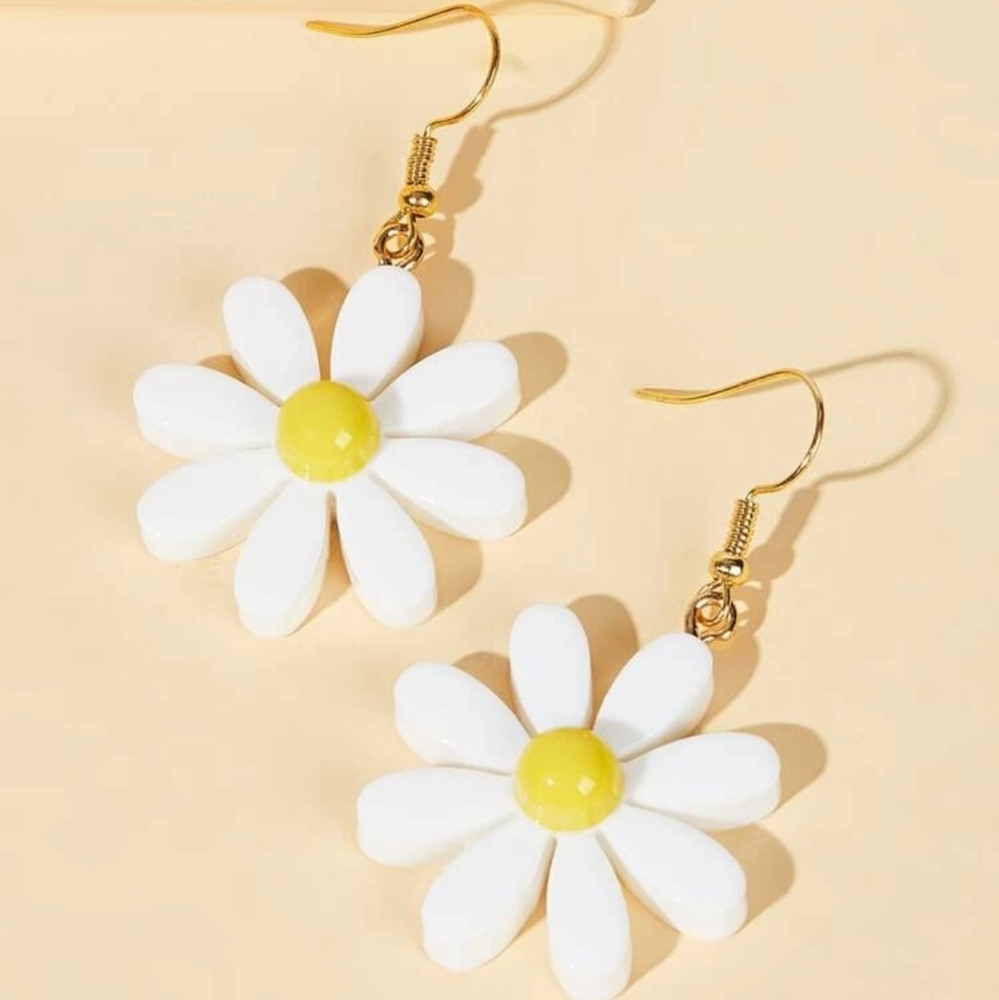🌼Daisy Flower Drop Earrings🌼